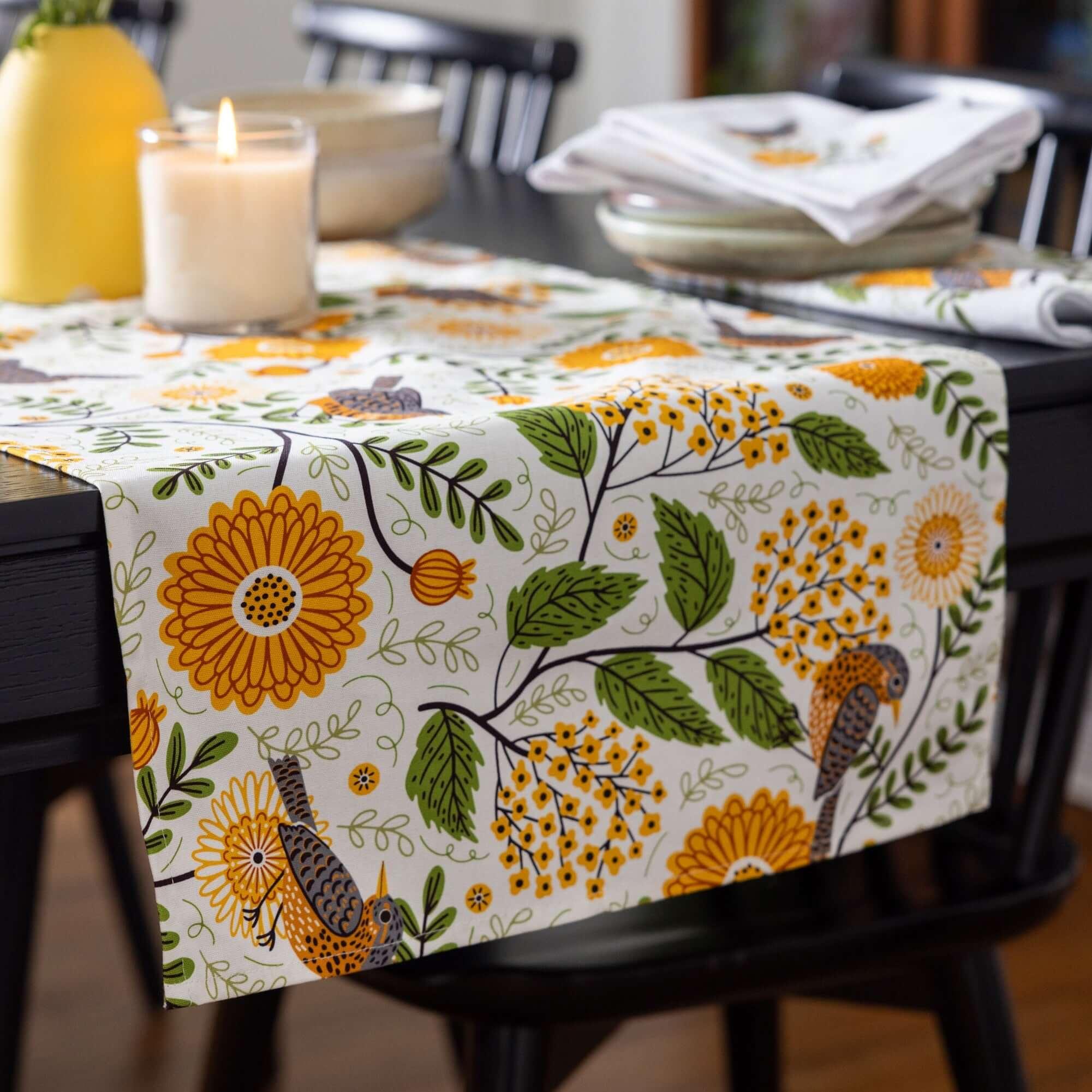 Mums & Robins Table Runner - Gingiber