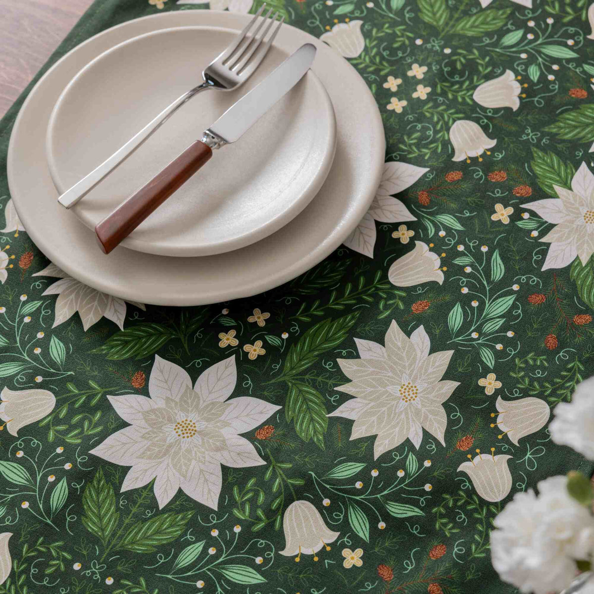 Christmas Poinsettia Table Runner - Green