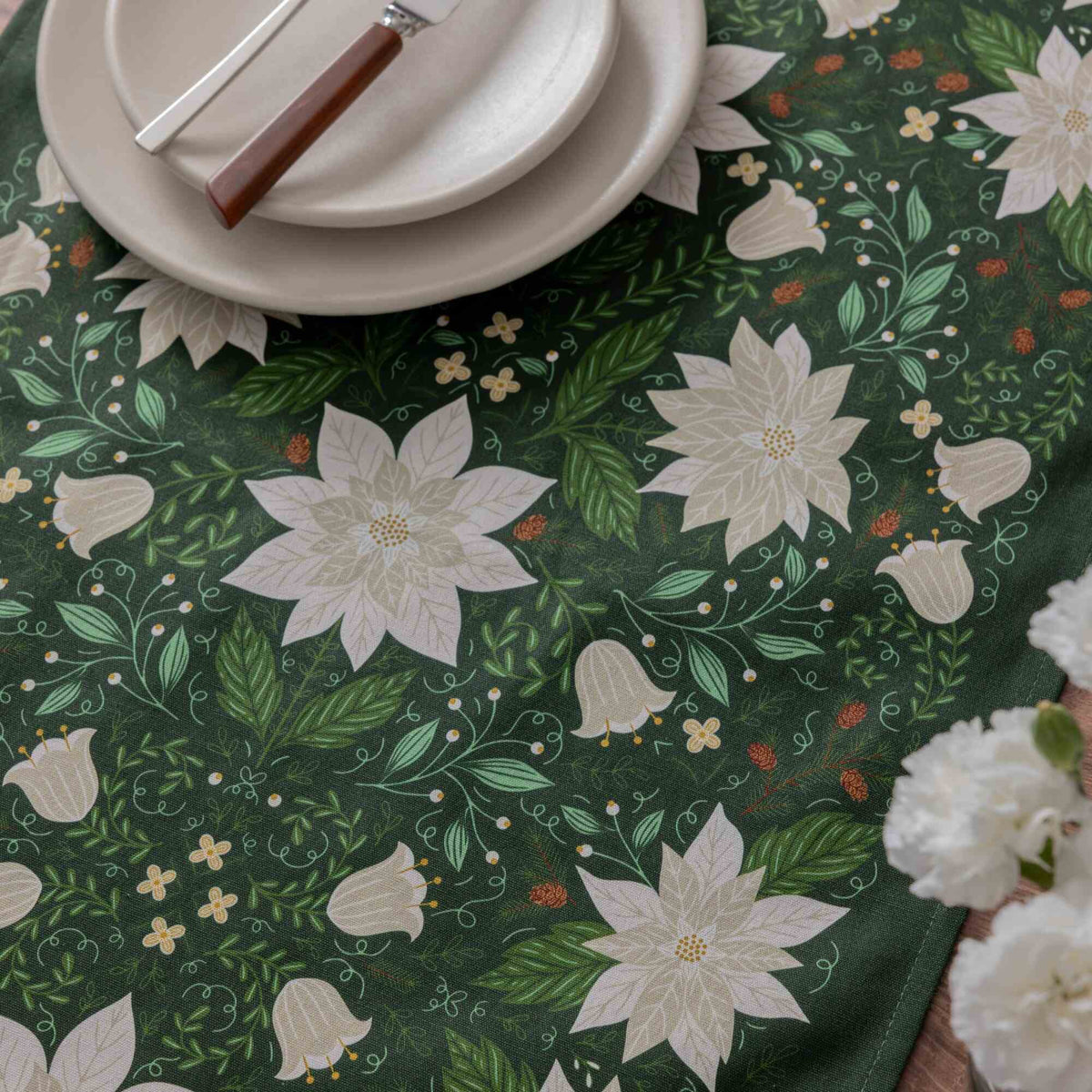 Christmas Poinsettia Table Runner - Green