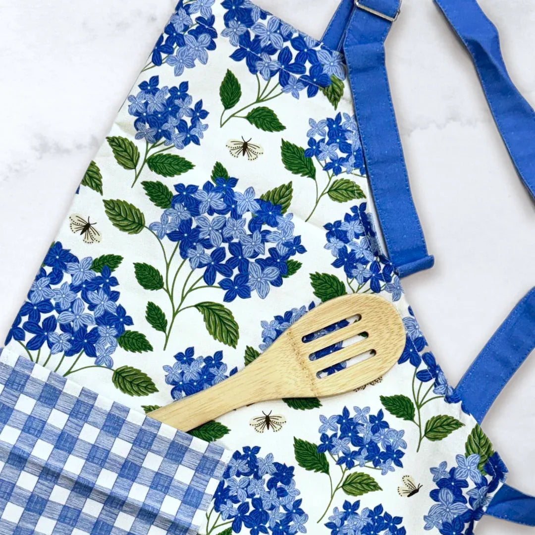 Apron - Gingiber floral apron with adjustable neck strap, large pocket, cotton canvas, 29" L x 26" W, tie back, 100% cotton, imported