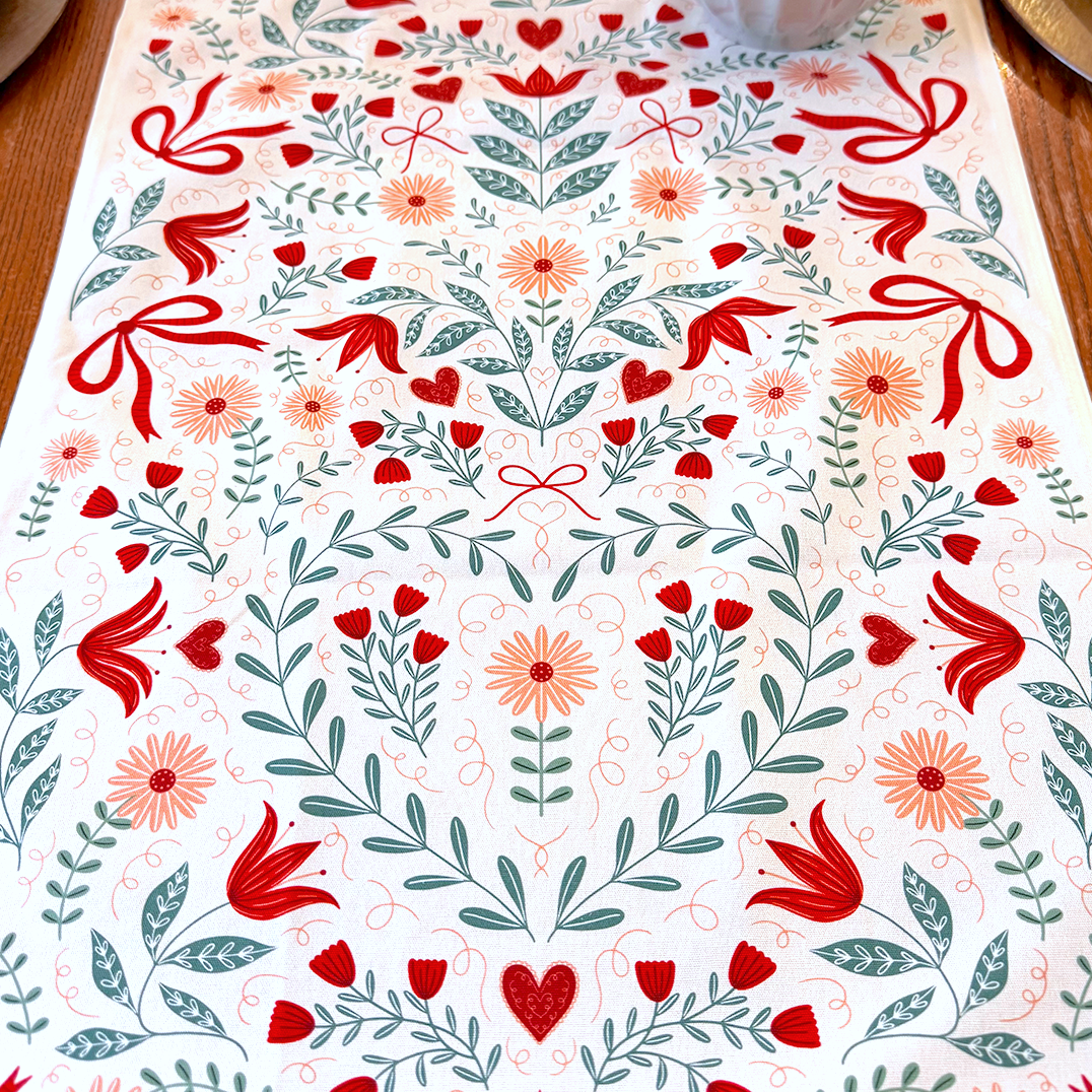 Sweetheart Table Runner - Ivory