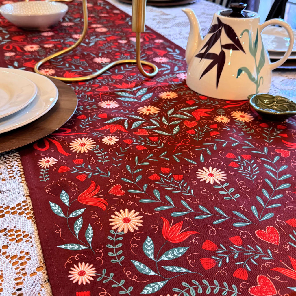Sweetheart Table Runner - Red - Gingiber