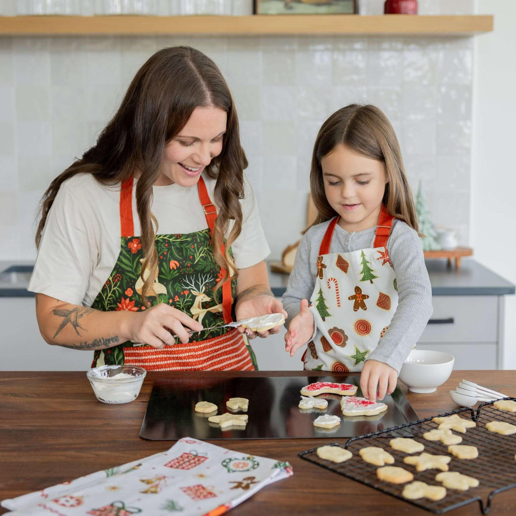 Evergreen Christmas Forest Apron (REDIRECT) - Gingiber