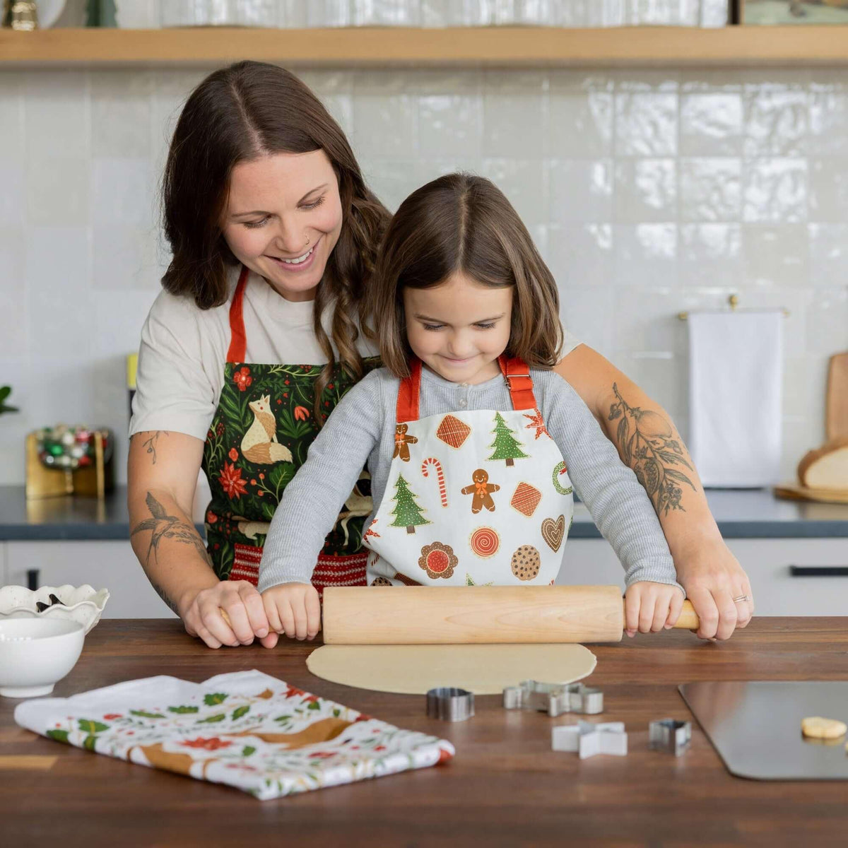 Child Christmas Cookies Apron (REDIRECT) - Gingiber
